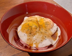 ベーコンエッグ丼