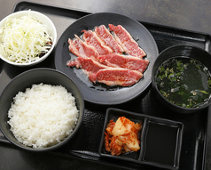 定食は【スープ・サラダ・キムチ】付き！