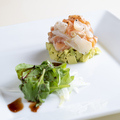 料理メニュー写真&nbsp;サーモンと白身魚のカルパッチョ～アボカドタルタルにのせて～