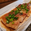 料理メニュー写真 豚バラ煮込み串