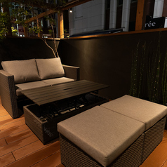 貸切の際はテラス席も開放することでワンランク上の宴会に。40名様程の団体様でもご利用いただけます。