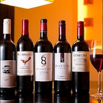 厳選した世界各国のワインを豊富に取り揃えております♪ボトルは赤、白、泡2500円からご用意！