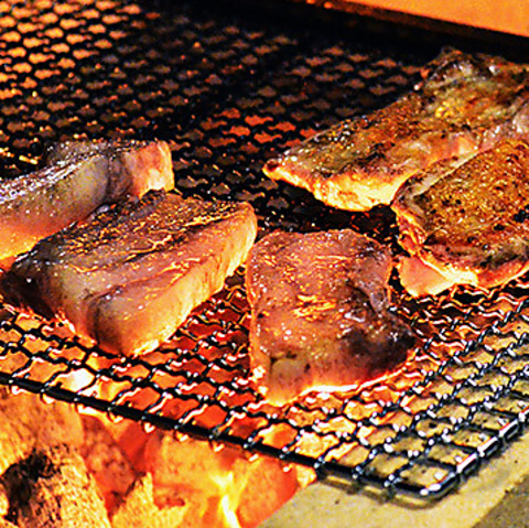 京王新線幡ケ谷駅より徒歩約2分！旬食材を炭火とバターで焼き上げる炉端料理を堪能◎