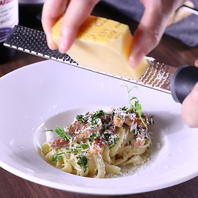 見て華やか、食べて美味しいシェフのセンス溢れる料理♪