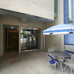 【20名様以上から要相談で貸切OK】店内最大収容人数は23名。事前の要相談で20名様以上の店内貸切を承っております。