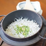 料理長が厳選するお米は、月替わり！ツヤツヤ・ふっくらのお米をお楽しみください