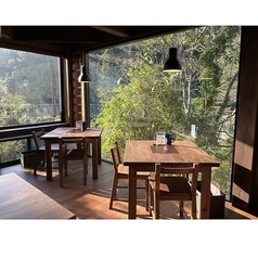 窓際　2名掛け席