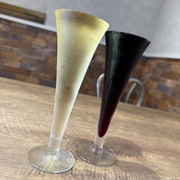 お客様の目の前でなみなみにワインを注ぎます！