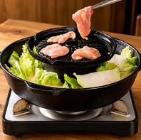 焼いた鶏の脂でスープを育てる、『やま鶏の地鶏焼肉鍋』