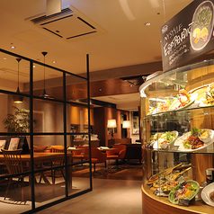 Head Quarters Cafe 新宿店 ヘッドクォーターズカフェの雰囲気1