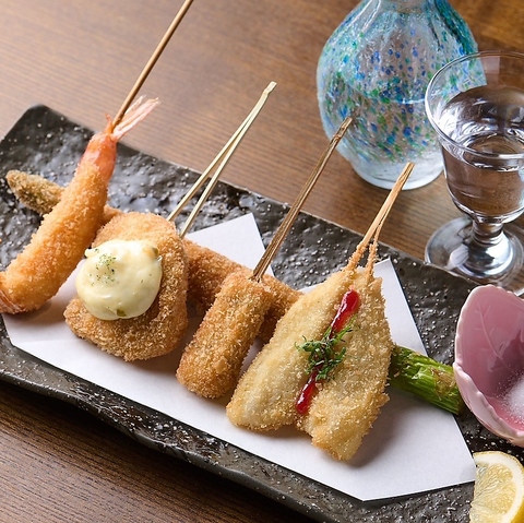 七日町の串揚げ・串焼きの店。山形の酒とモダンな空間で名物もつ鍋を堪能！