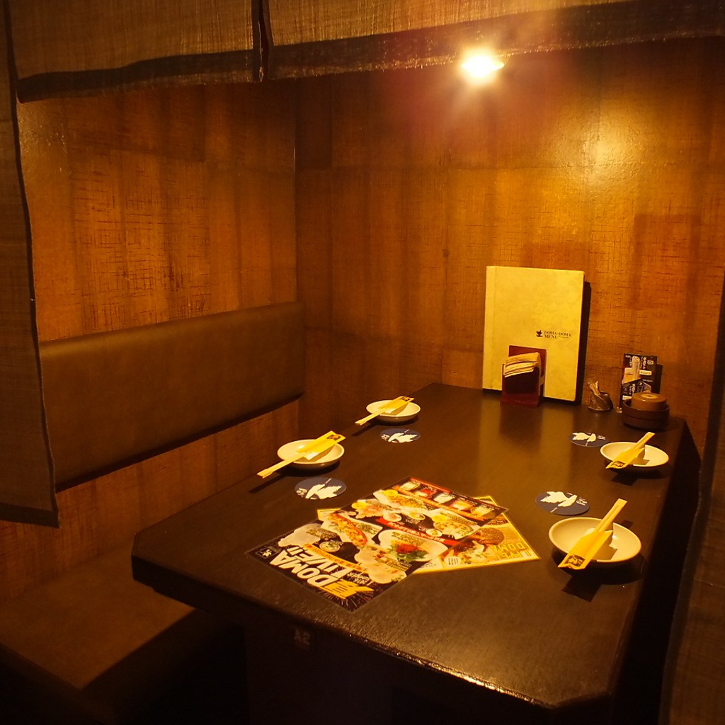 お2人様におすすめのお席・・・♪デートや記念日などに土間の空間で素敵なひとときを…