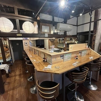 1階は昭和の古民家をDIYした隠れ家居酒屋です。