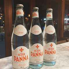 アクア・パンナ　ACQUA PANNA