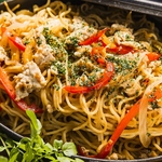 スパイシーで香ばしいネパールの焼きそばであるチョウメンなど、様々な料理を楽しむことができます♪