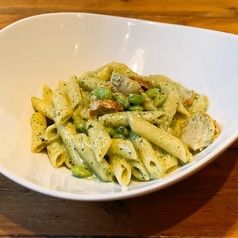 ホタテと枝豆のバジルクリームペンネ