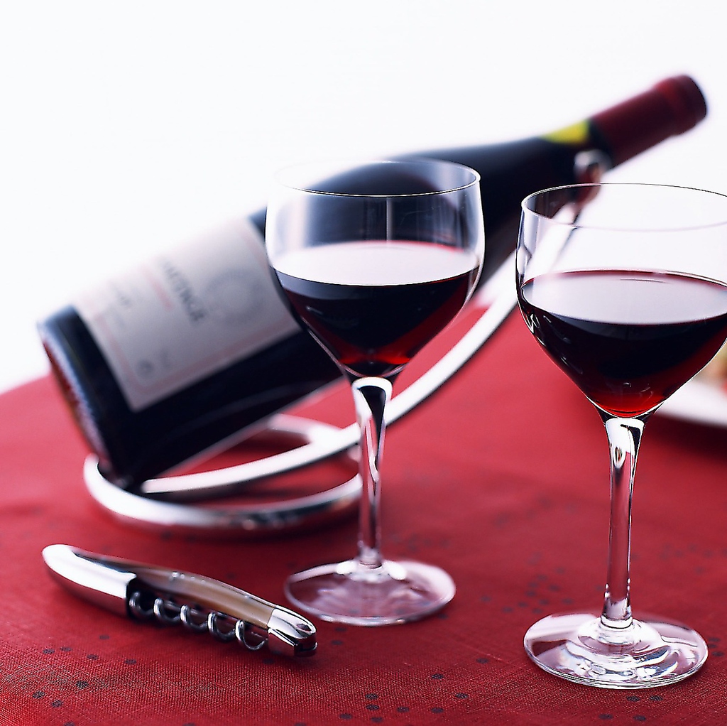 酒・ドリンクは50種以上！梅酒やカクテルも充実しているので、女性にも好評です。