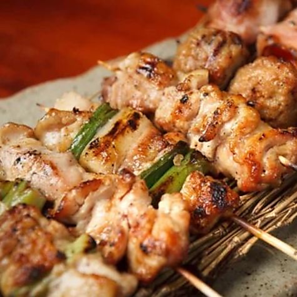 自慢の串料理をご堪能ください♪じっくり炭火で焼き上げた焼鳥はジューシーで柔らかい肉質が絶品です