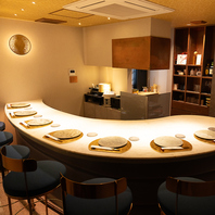 カウンター7席のみの特別な空間