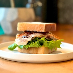 国産豚ロースハムサンドイッチのワンプレートランチ