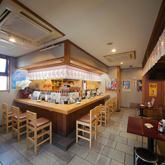 カウンター全８席ございます
