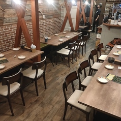 組み合わせ自由のテーブル席で、2名様~最大30名様までご案内させていただけます。