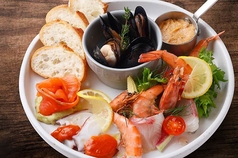 シーフード前菜の盛り合わせ