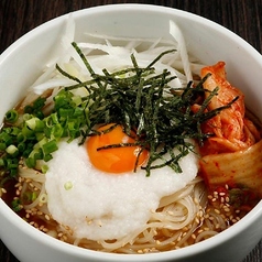 ピリ辛ネギ冷麺 (辛) / 月見とろろ冷麺