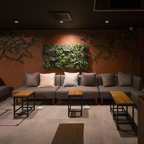 【店内喫煙＆フード・ドリンク持ち込みOK】落ち着いた雰囲気漂う大人のカフェ×バー