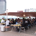 昨年好評だったアウトドアビアガーデンがパワーアップして今年も登場！今年の夏宴会はアウトドアビアガーデン&BBQbyスノーピークで乾杯～～♪