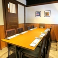 2部屋をつなげて、8名様の完全個室。接待や会食などにピッタリです。（部屋の造りが小さめの為5～7名様推奨）