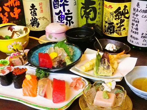 新鮮な魚を使った料理の数々。お寿司以外にも煮付け、お造り、焼物等メニューが豊富。