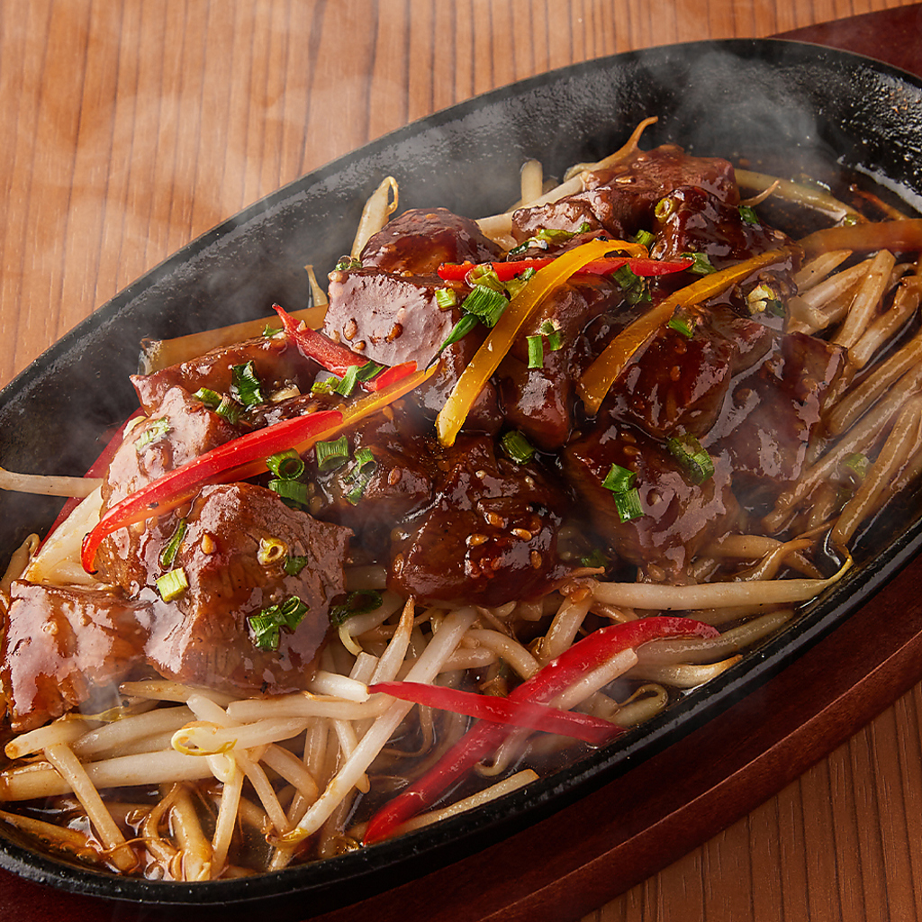 和牛を使用した定番の肉寿司やジュージュー焼きなど逸品肉料理を多数ご用意しております!!