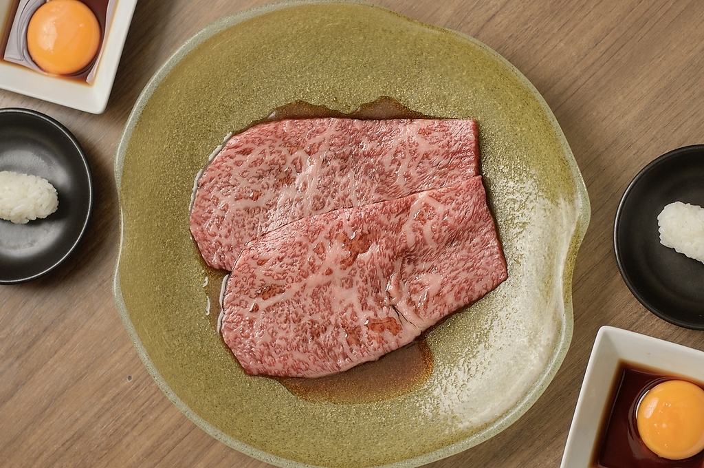特選ROINS名物！『黒毛和牛サーロインの焼きすき』何度もリピートしてしまうほどの美味しさです。