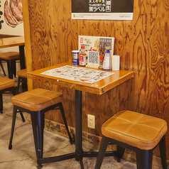 オープンタイプのテーブル席は2名様~最大40名様でのご利用が可能です。