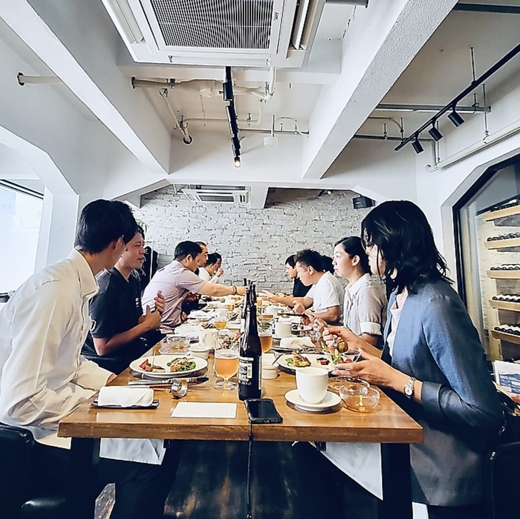 2時間飲み放題付きのプランなど、各種宴会プランもご用意しております。詳しくはコースページへ！