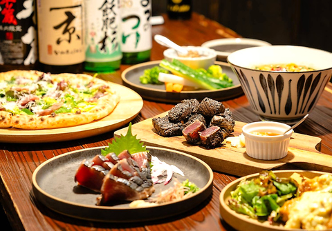 地元で採れたての新鮮な鰹料理を中心とした居酒屋です。お酒の種類も豊富にご用意！