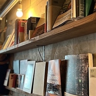 喧騒と静寂をイメージしたリラックスした内装。