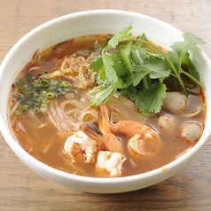 トムヤムクンのスープ麺
