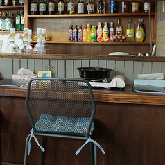 ドリンクの品揃えに自信あり!100種類を超えるドリンクを取り揃えており、お酒好きにピッタリのお店となっています!また0時まで営業ししているので、遅い時間までご利用いただけます!お一人様から団体でご利用いただけるお席があり、どんなシーンでも対応しています!