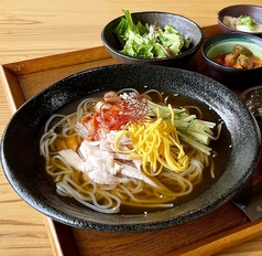 【夏季限定】彩り盛岡冷麺