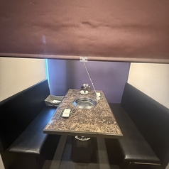 半個室は2名~4名を3席、ご用意致しております。