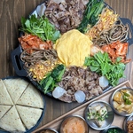 当店自慢のチャドルクジョルパンは、牛のともばら肉と焼きナムルの共演！お出汁を吸ったケランチムで