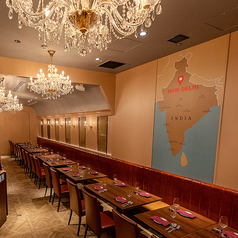 金沢駅からすぐの好立地にある当店は、優雅で落ち着いた雰囲気の席をご用意。シャンデリアをはじめ照明演出にもこだわり、柔らかな光に包まれた空間で心地よいひとときをお過ごしいただけます。女子会や合コン、接待など幅広いシーンでご利用いただけます。