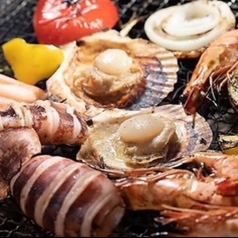 夏のBBQ肉盛り合わせ+海鮮料理付きプレート付き2時間飲み放題コース5000円