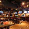 少人数から大人数まで気軽に利用できるテーブル席。友達とのサク飲みにもピッタリです。