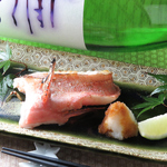 日替わり焼き物：最も美味しく食べられる調理法で調理しております。旬魚の身はホクホクで美味！