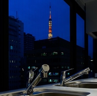 東京タワーが眺望できるパーティールーム。