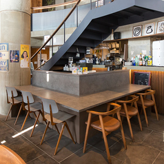 カウンターを6席ご用意しております。