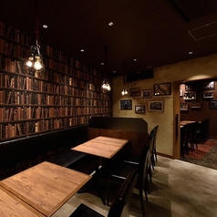 片側がソファーとなっているお席もございます。名古屋駅直通のKITTE内にあるので、アクセスも抜群♪お子様連れのご家族でのランチや、ショッピング終わりのお食事、仕事帰りのちょい飲みなどにもオススメです!